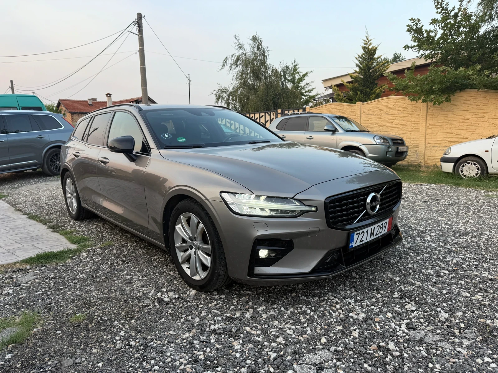 Volvo V60 B4 Mild Hybrid - изображение 2