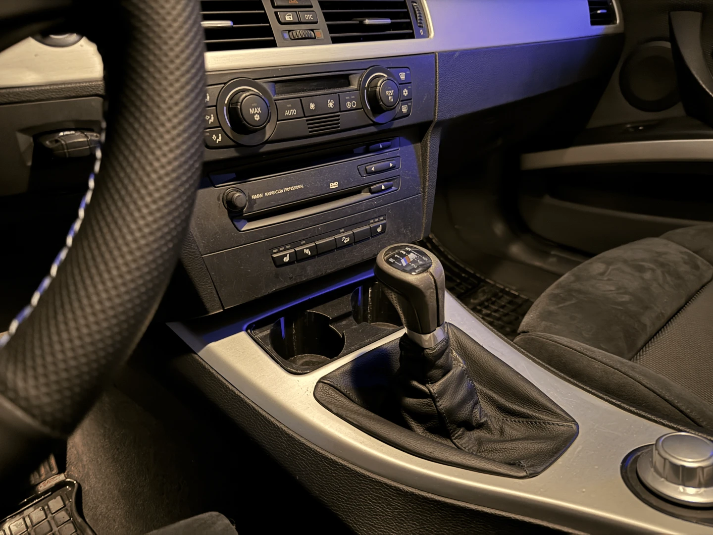 BMW 330 E91 330xd, снимка 11 - Автомобили и джипове - 53651085