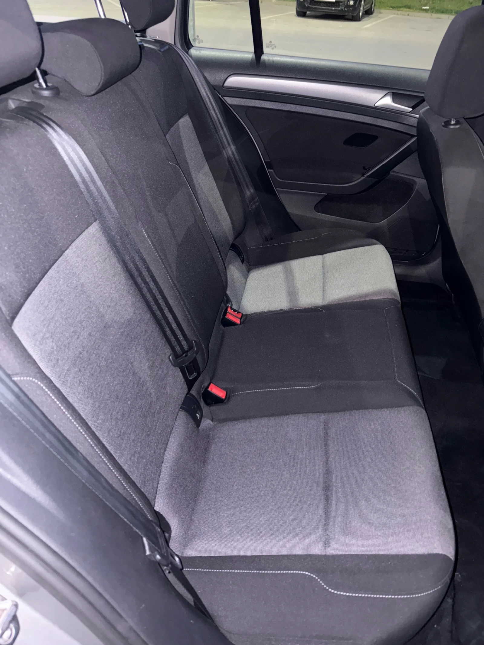 VW Golf VII 1.6 TDI / Parktronic / Climatronic / ЛИЗИНГ , снимка 11 - Автомобили и джипове - 53866858