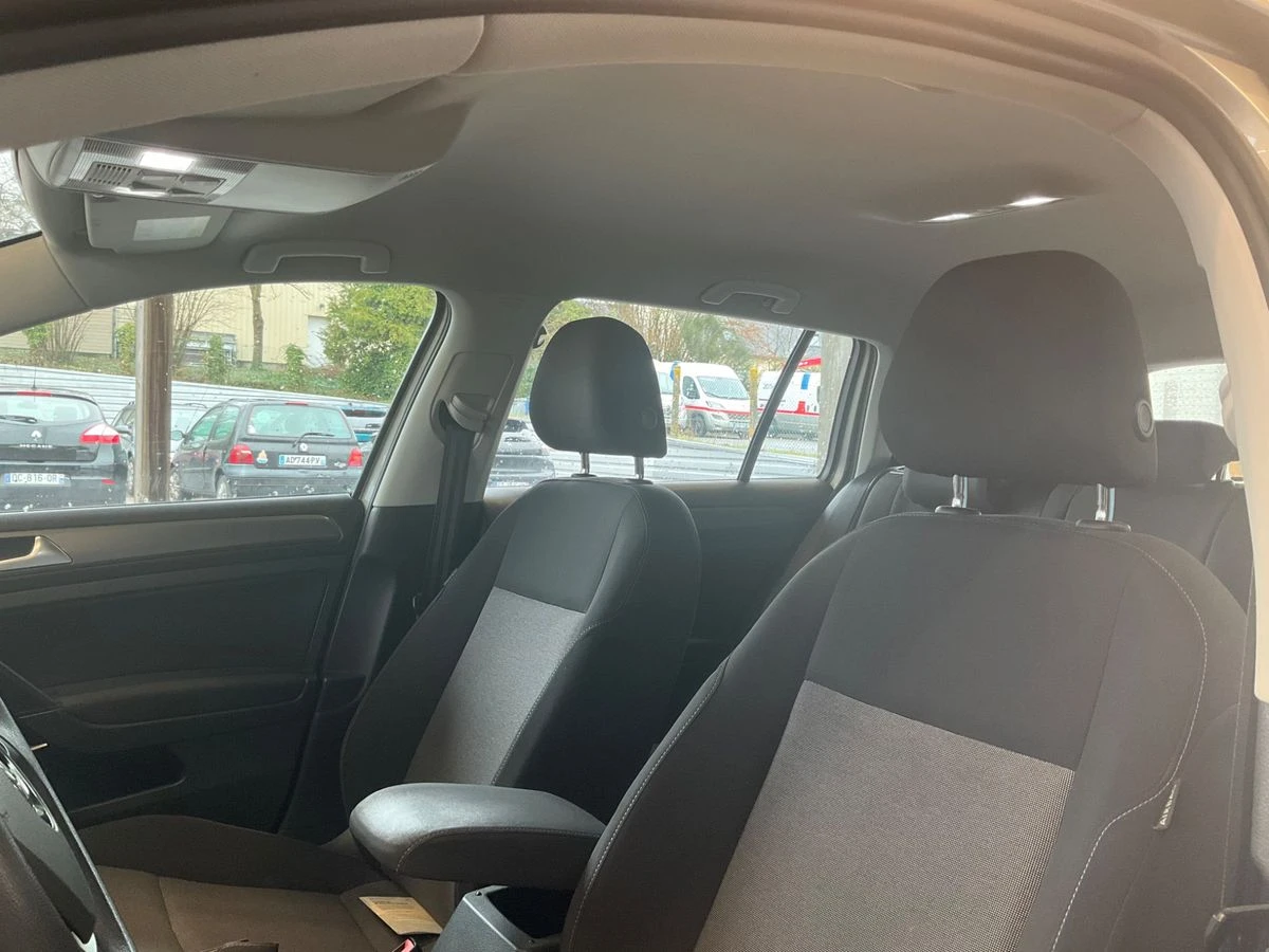 VW Golf VII 1.6 TDI / Parktronic / Climatronic / ЛИЗИНГ , снимка 6 - Автомобили и джипове - 53866858