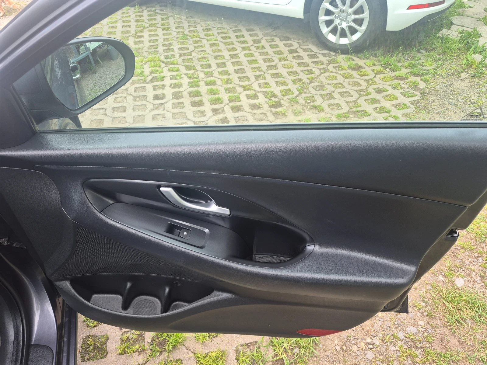 Hyundai I30 !!! 1.4 benzin !!! Avtomatic !!! Full!!!, снимка 9 - Автомобили и джипове - 54508670