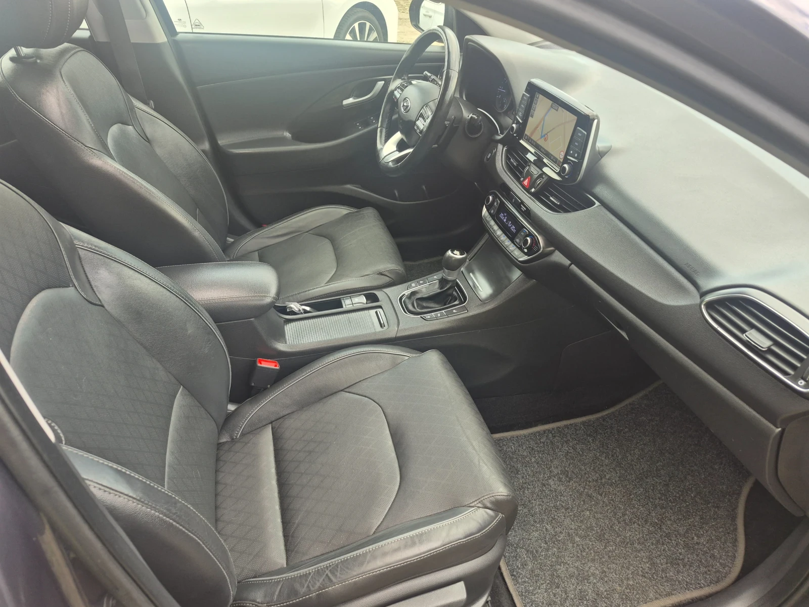 Hyundai I30 !!! 1.4 benzin !!! Avtomatic !!! Full!!!, снимка 5 - Автомобили и джипове - 54508670