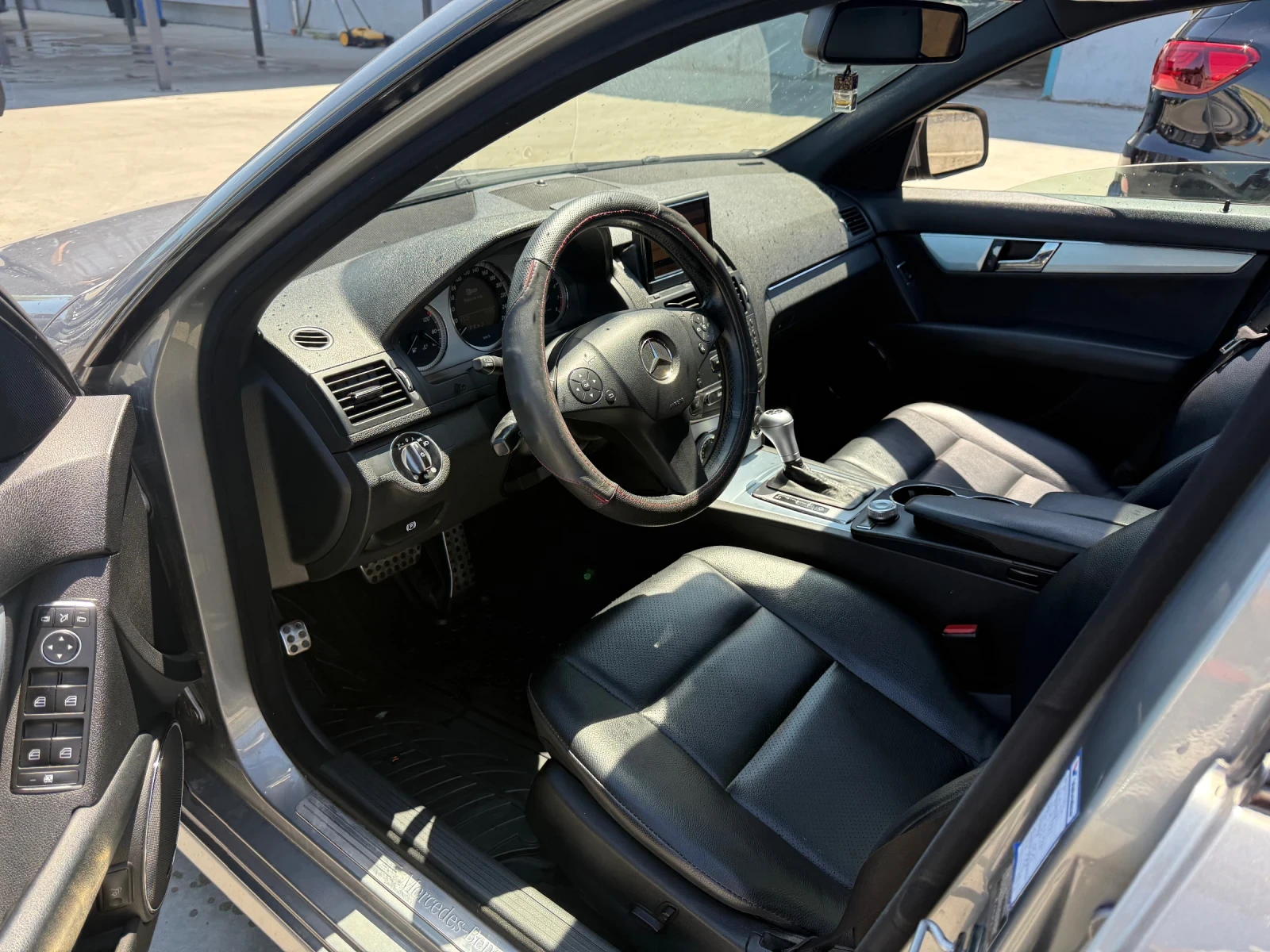 Mercedes-Benz C 300, снимка 11 - Автомобили и джипове - 54585822