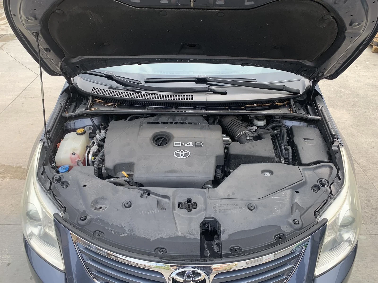 Toyota Avensis 2.0 D4D, снимка 7 - Автомобили и джипове - 54682139