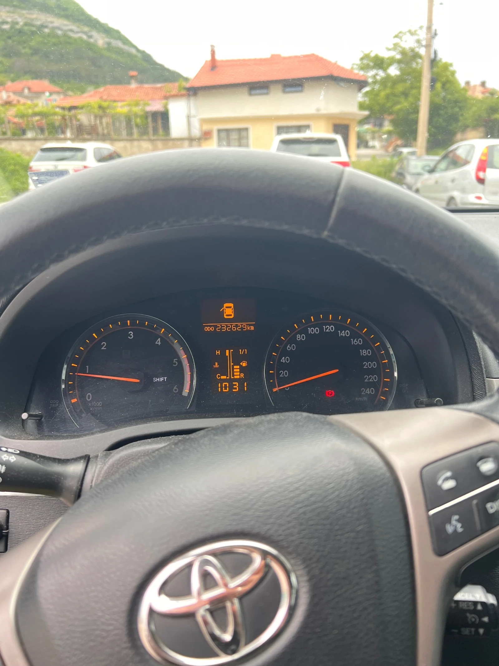 Toyota Avensis 2.0 D4D, снимка 13 - Автомобили и джипове - 54682139