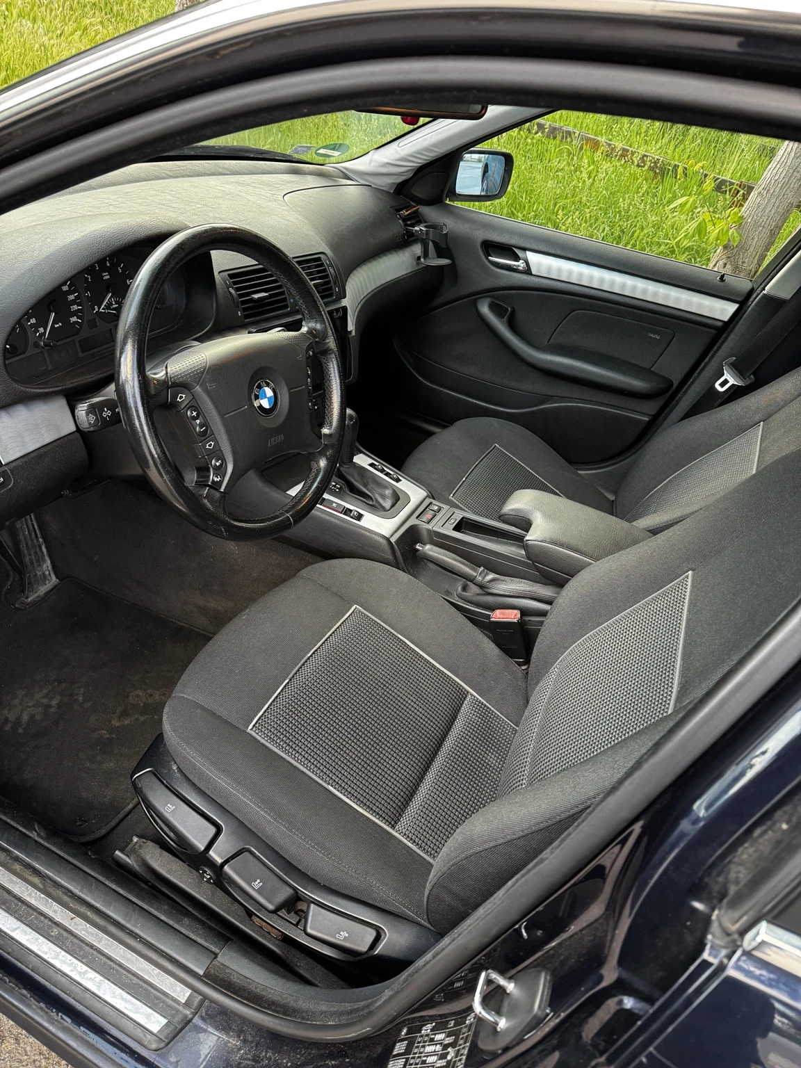 BMW 320, снимка 12 - Автомобили и джипове - 54823207