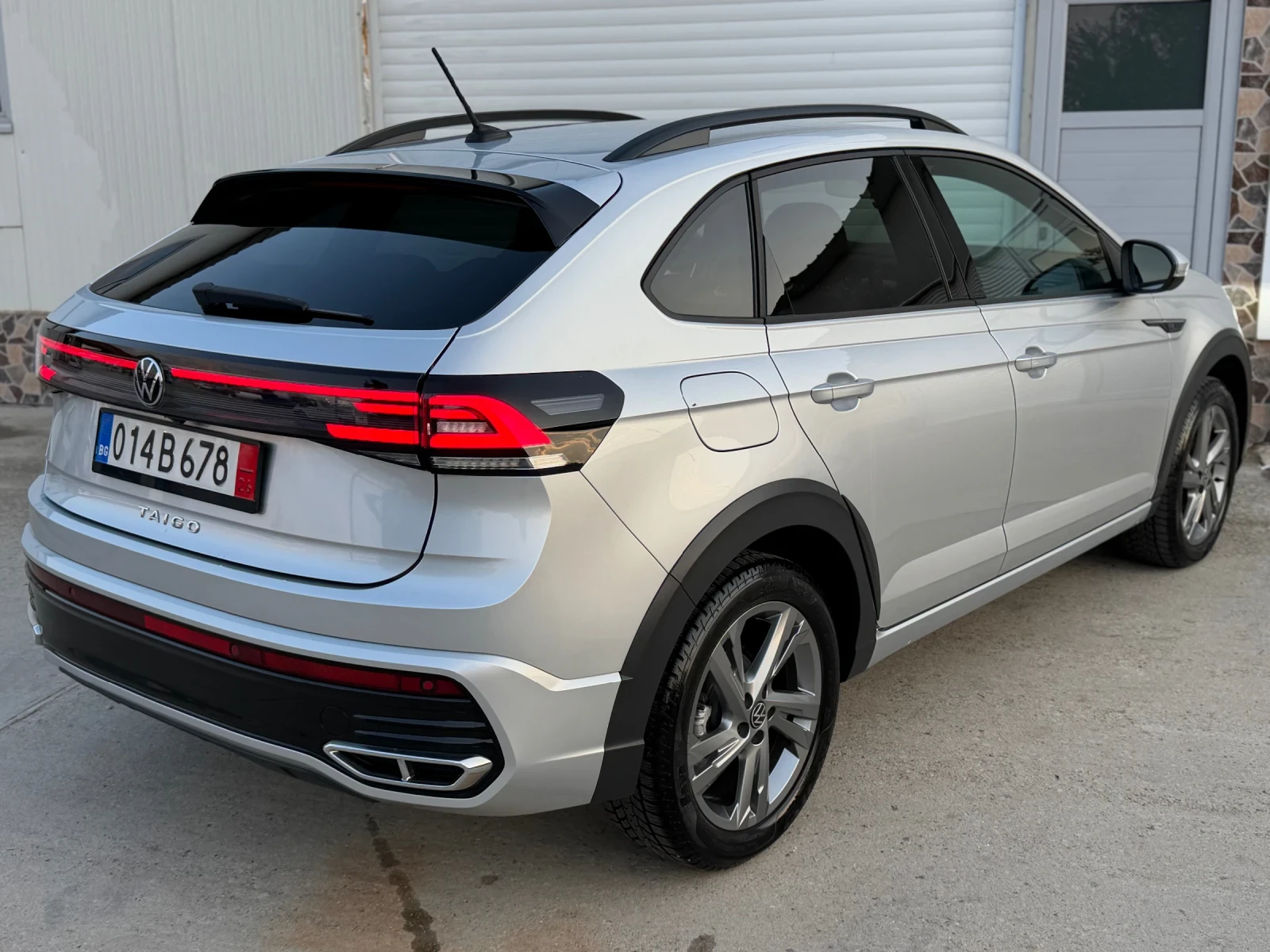 VW Taigo 1.0TSI 7DSG* R-Line* , снимка 15 - Автомобили и джипове - 55631999