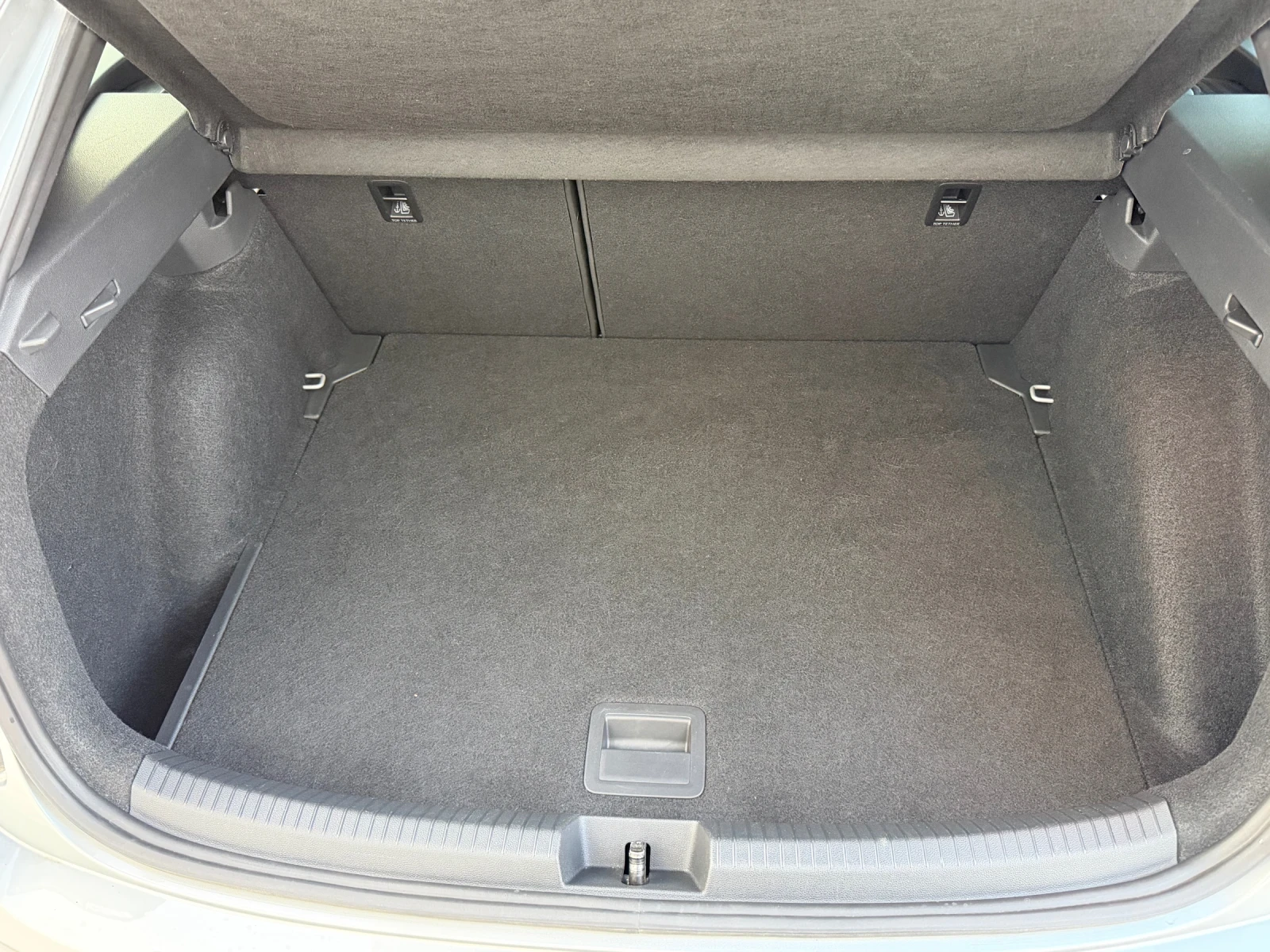 VW Taigo 1.0TSI 7DSG* R-Line* , снимка 9 - Автомобили и джипове - 55631999
