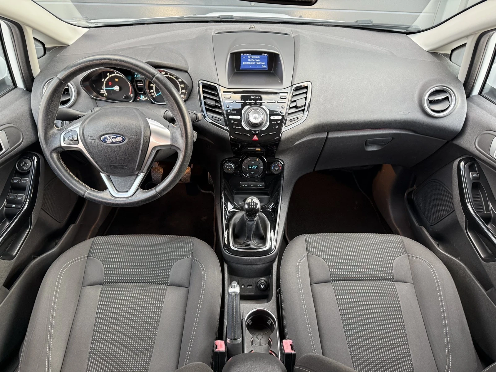 Ford Fiesta 1.0 EcoBoost, снимка 10 - Автомобили и джипове - 55859391