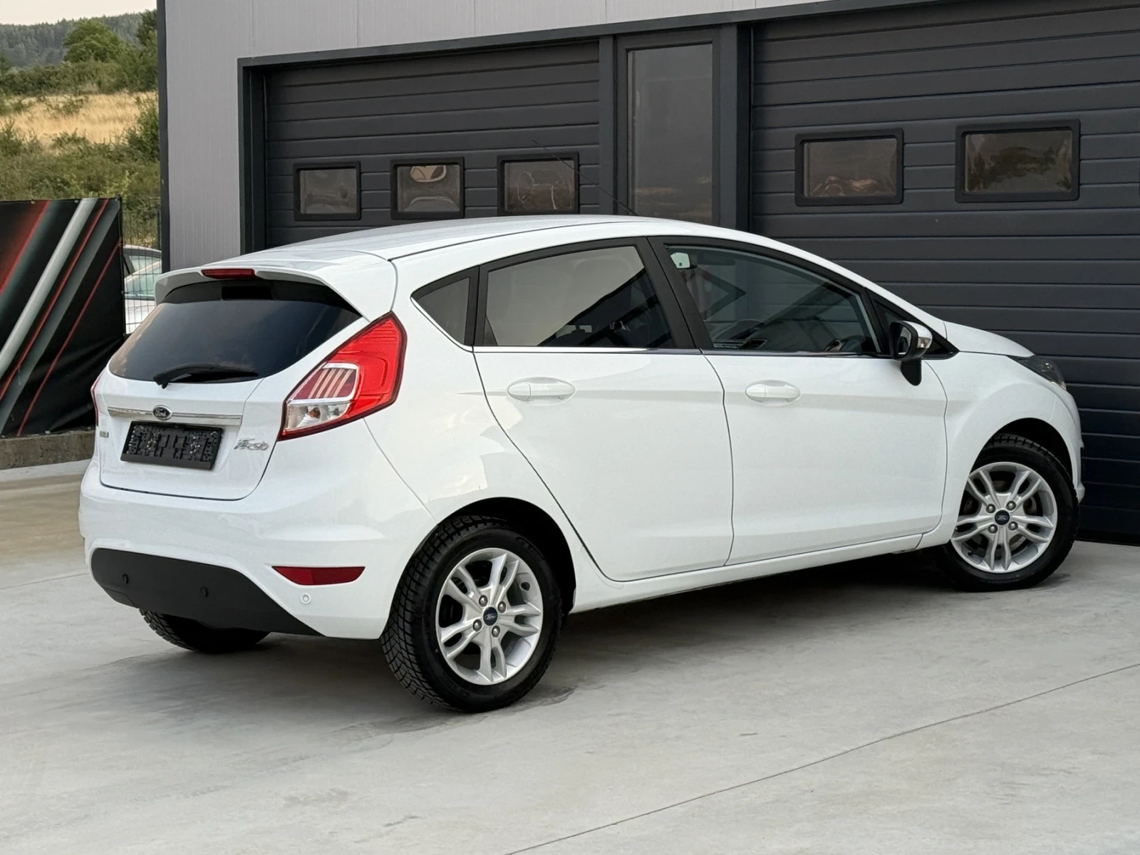 Ford Fiesta 1.0 EcoBoost, снимка 4 - Автомобили и джипове - 55859391