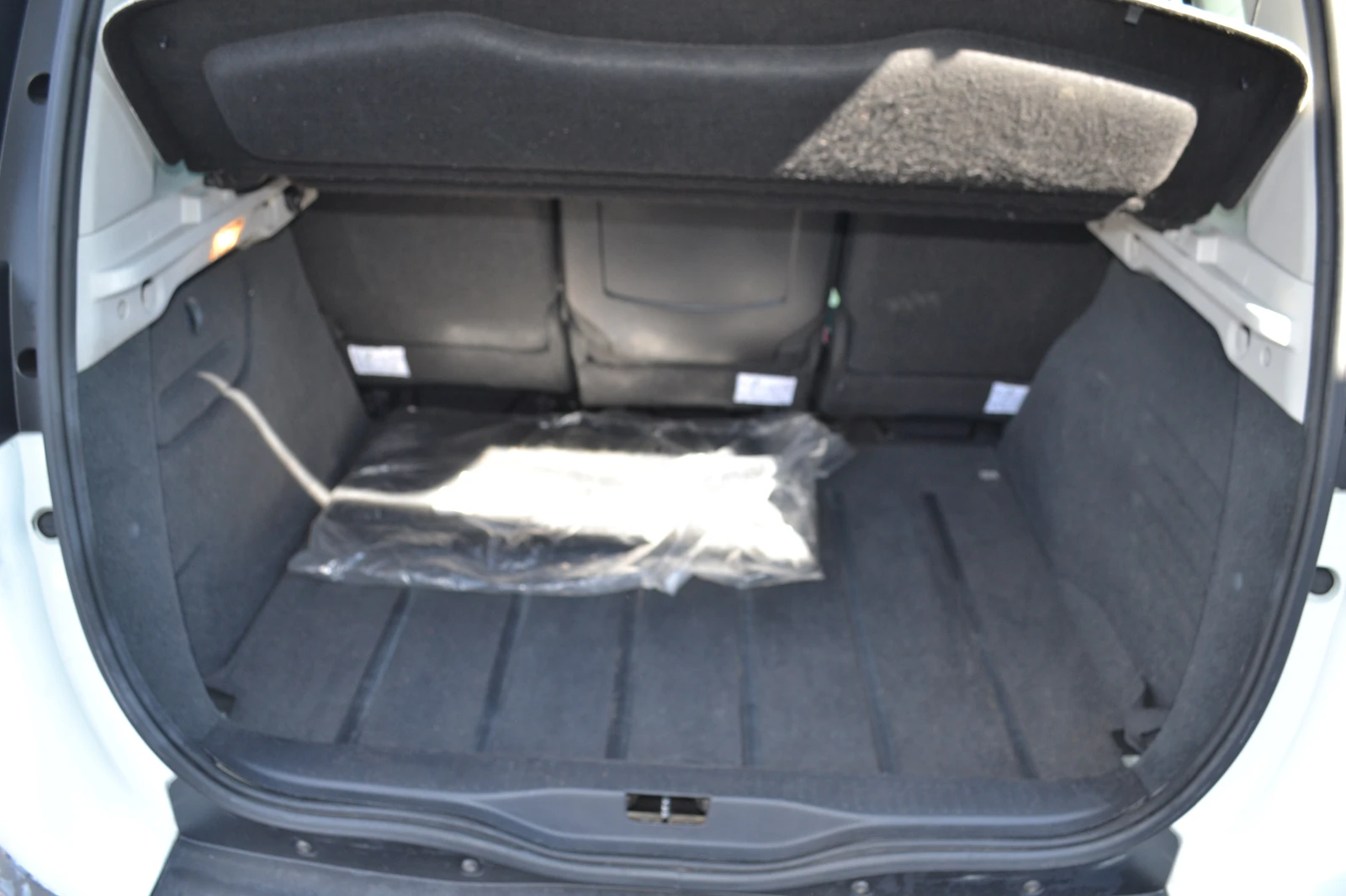 Renault Scenic 1.4TCE, снимка 6 - Автомобили и джипове - 56256034