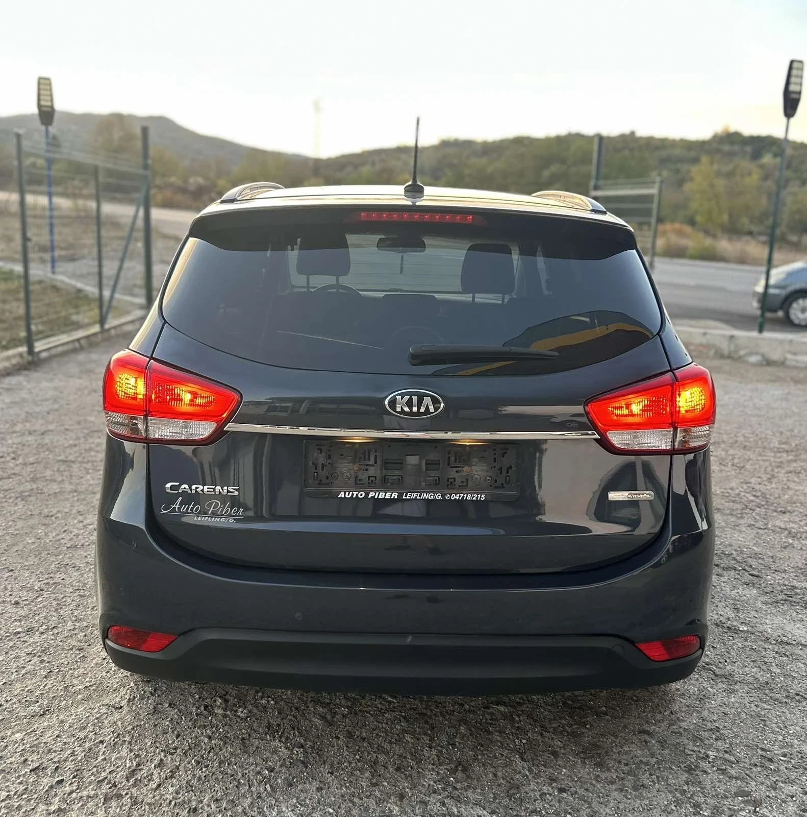 Kia Carens 175000км, снимка 5 - Автомобили и джипове - 56639781