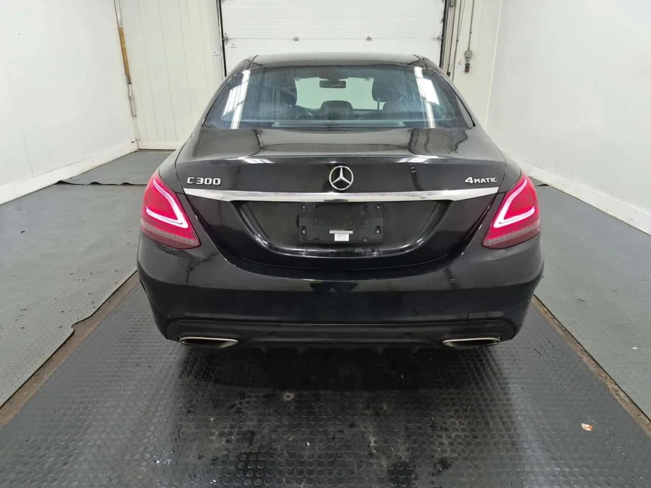 Mercedes-Benz C 300, снимка 17 - Автомобили и джипове - 56686550