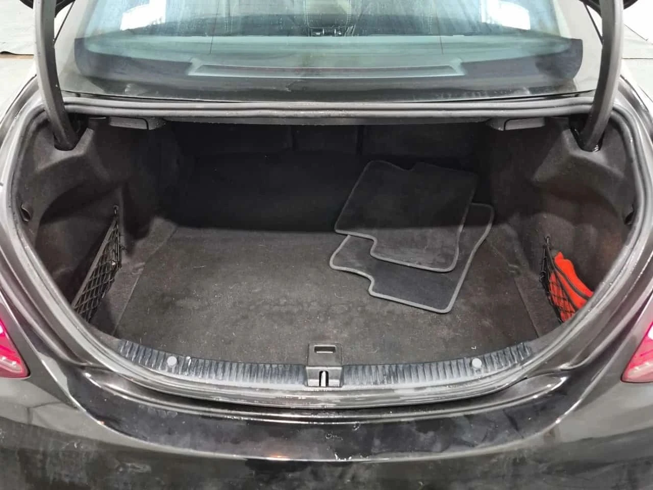 Mercedes-Benz C 300, снимка 14 - Автомобили и джипове - 56686550