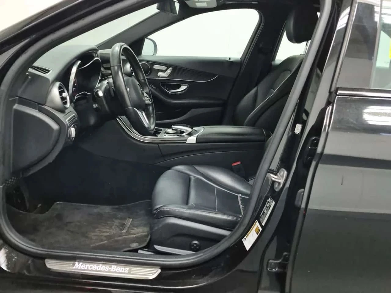 Mercedes-Benz C 300, снимка 3 - Автомобили и джипове - 56686550