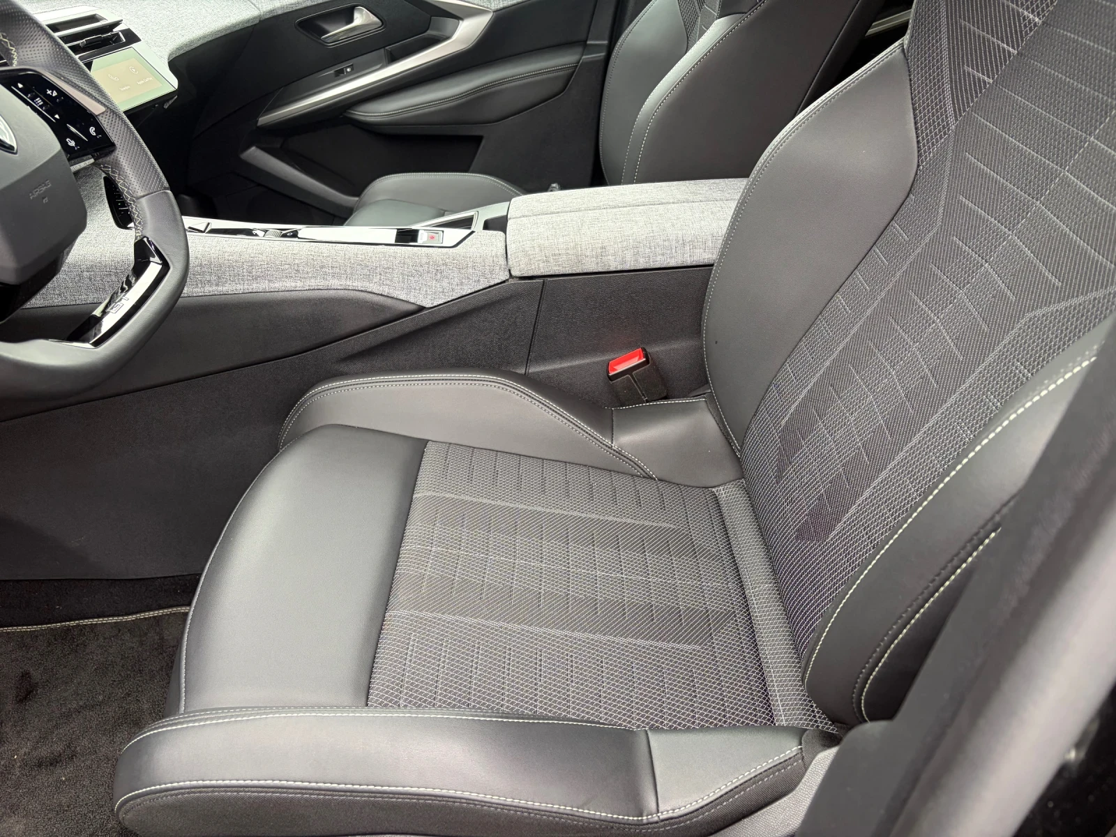 Peugeot 3008 HYBRID GT MATRIX , снимка 10 - Автомобили и джипове - 56750327