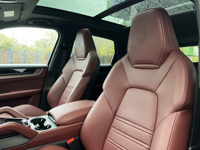 Porsche Cayenne GTS/FACELIFT/SPORTDESIGN/BOSE/MATRIX/PANO/360/LIFT, снимка 10 - Автомобили и джипове - 52196244