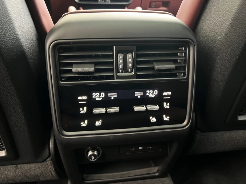 Porsche Cayenne GTS/FACELIFT/SPORTDESIGN/BOSE/MATRIX/PANO/360/LIFT, снимка 16 - Автомобили и джипове - 52196244