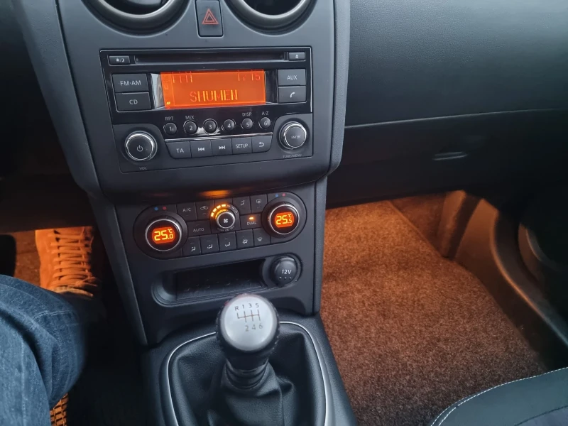 Nissan Qashqai 1, 5dci, снимка 14 - Автомобили и джипове - 52623201