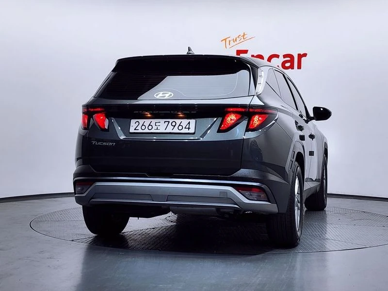 Hyundai Tucson 2.0 Automatic, снимка 4 - Автомобили и джипове - 55658659