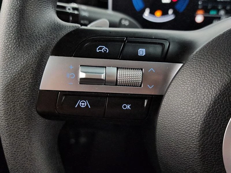 Hyundai Tucson 2.0 Automatic, снимка 10 - Автомобили и джипове - 55658659