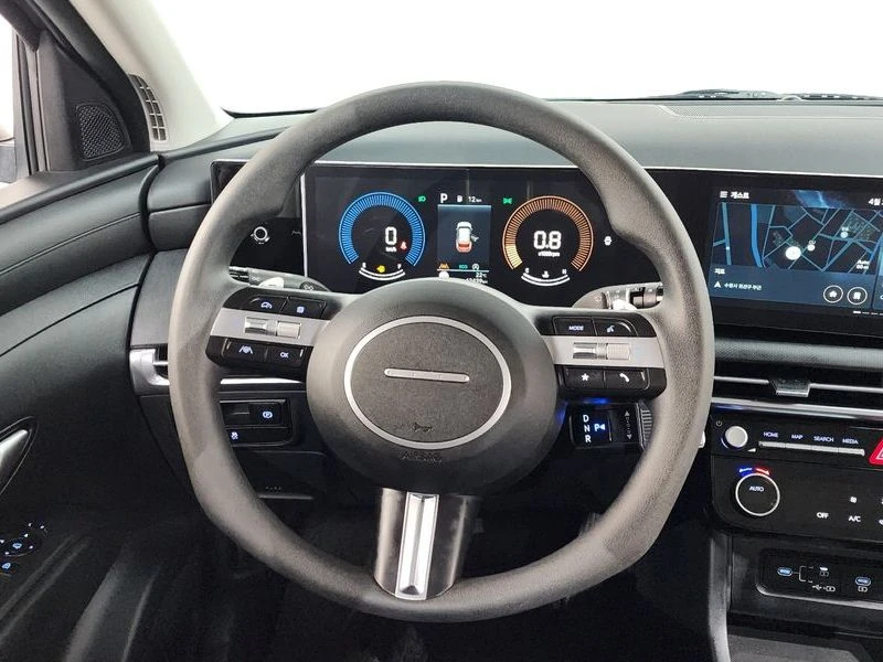 Hyundai Tucson 2.0 Automatic, снимка 8 - Автомобили и джипове - 55658659