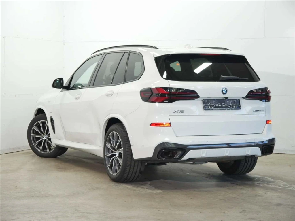 BMW X5 xDrive50e - изображение 8