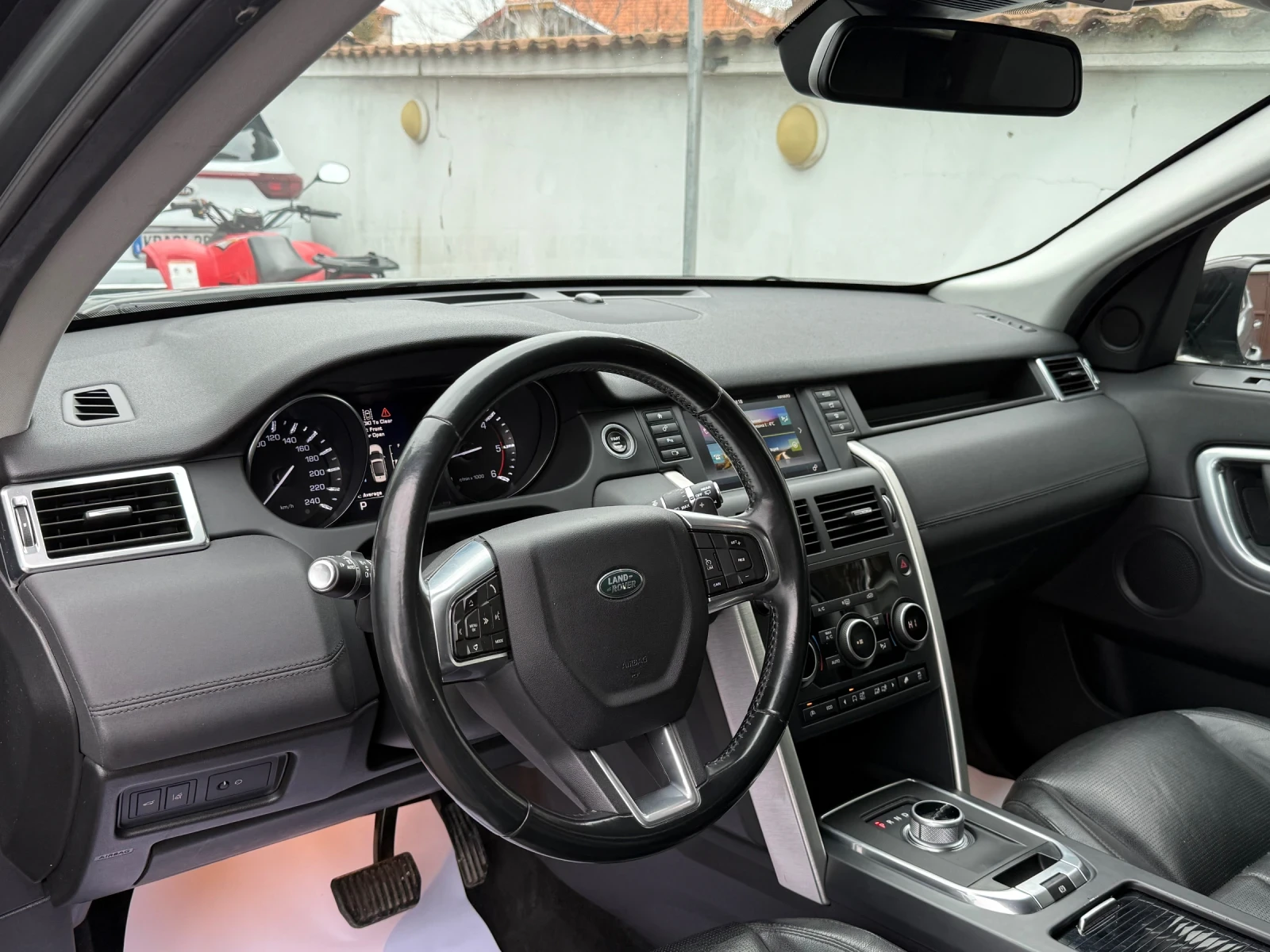 Land Rover Discovery Sport 2.0D 180HP  - изображение 8