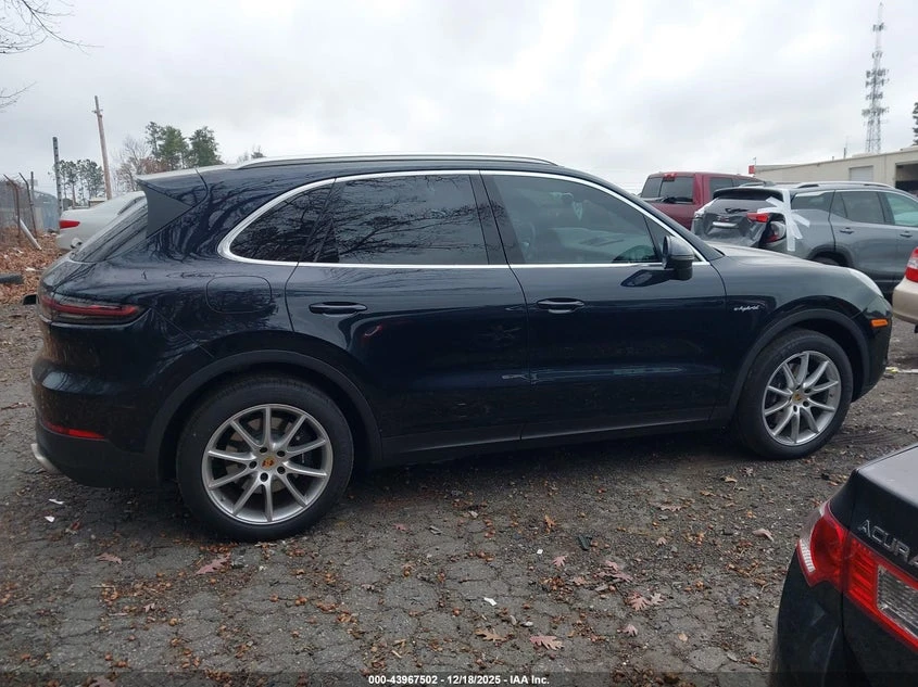 Porsche Cayenne 3l E-Hybrid Platinum Edition, снимка 13 - Автомобили и джипове - 53937732