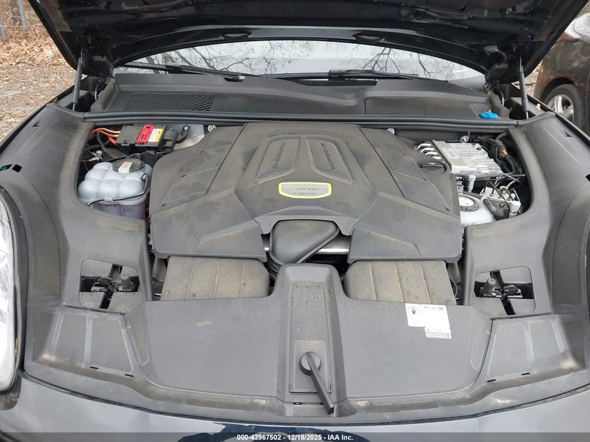 Porsche Cayenne 3l E-Hybrid Platinum Edition, снимка 10 - Автомобили и джипове - 53937732