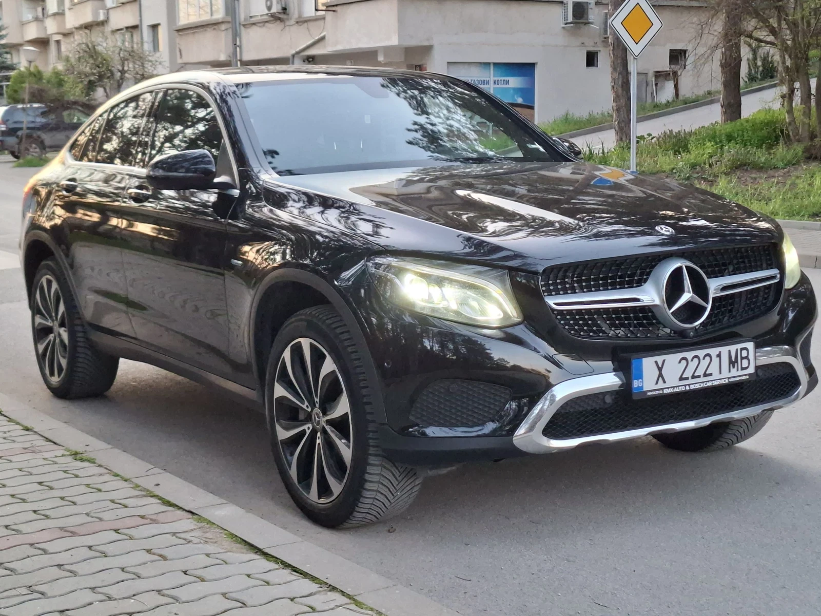 Mercedes-Benz GLC 350E, снимка 7 - Автомобили и джипове - 54115251