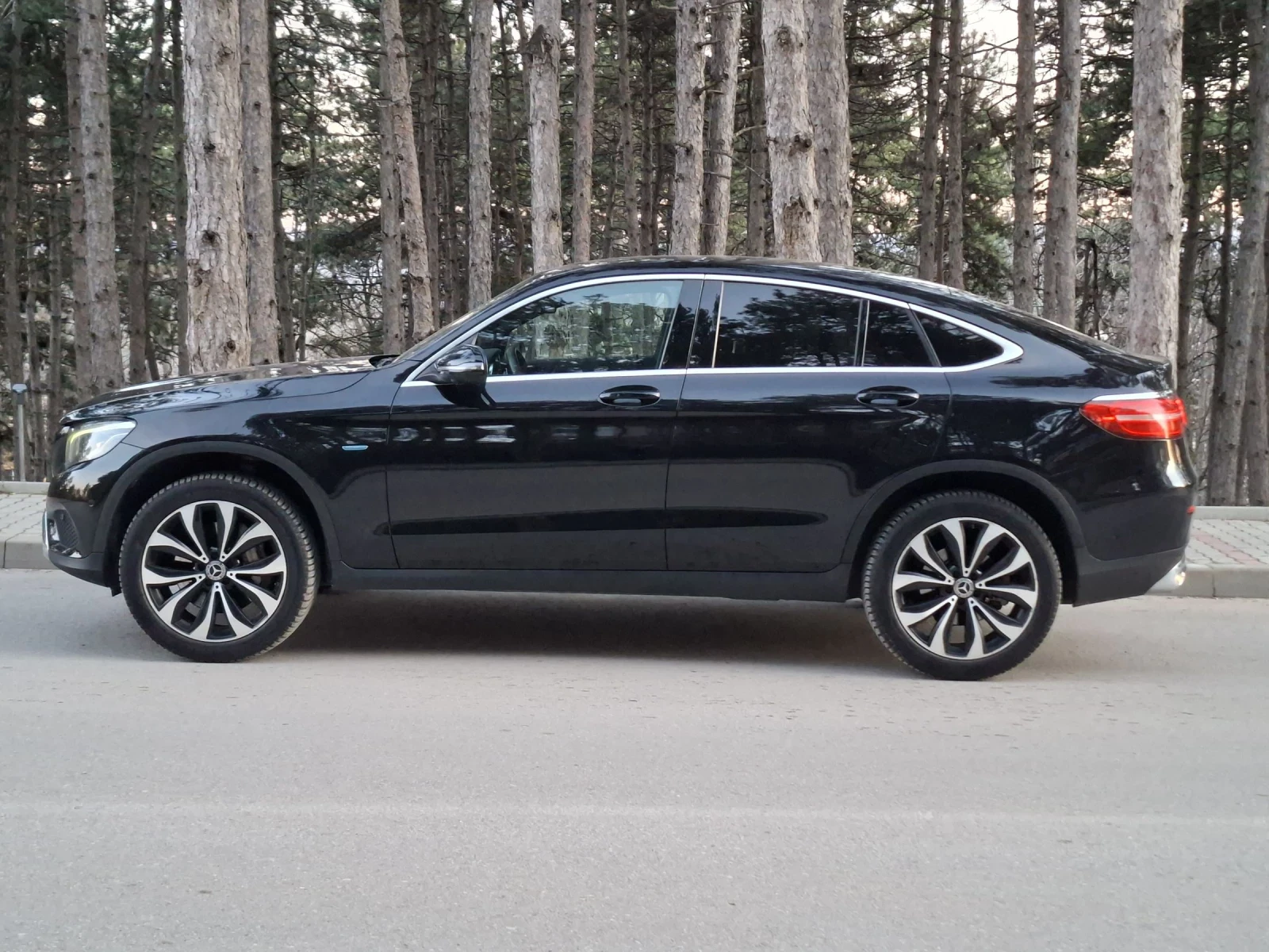 Mercedes-Benz GLC 350E, снимка 3 - Автомобили и джипове - 54115251