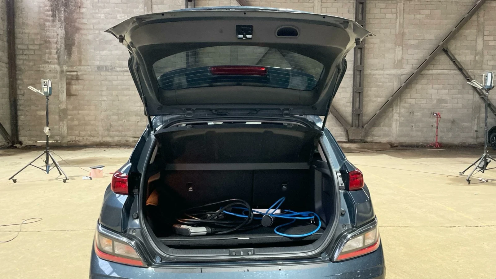 Hyundai Kona 39 kWh Intuitive, снимка 10 - Автомобили и джипове - 54229852