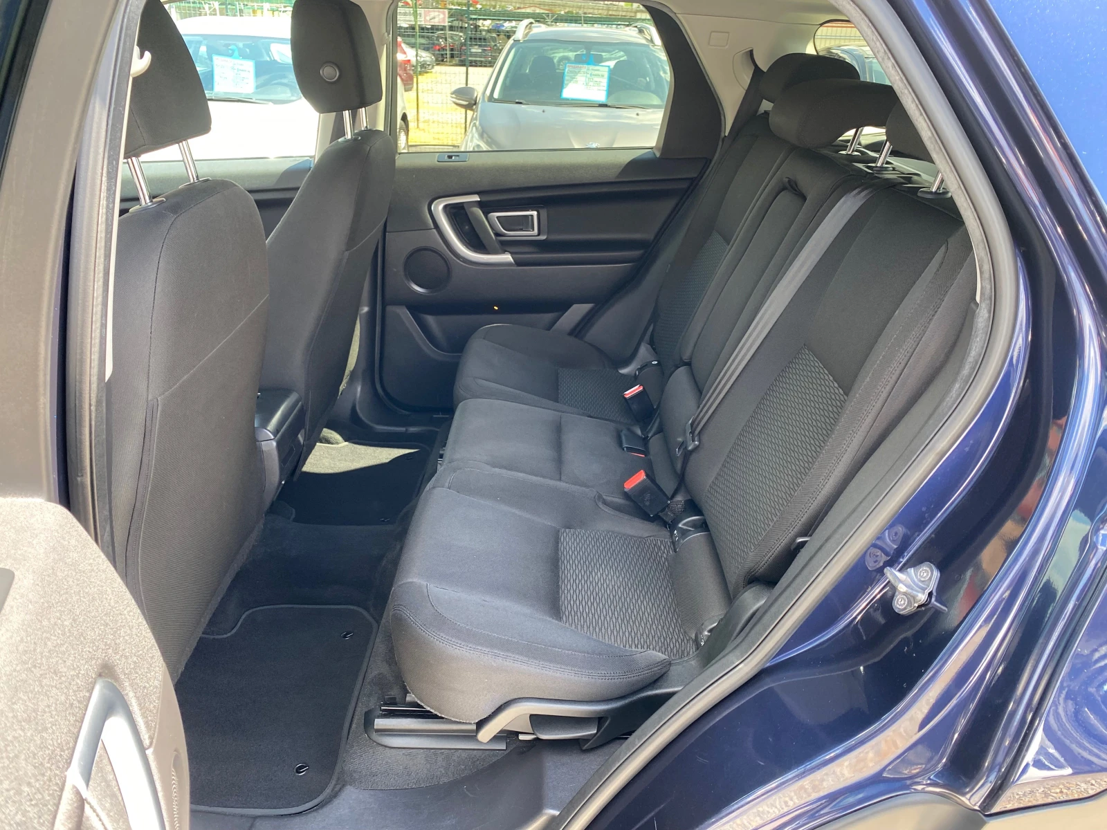 Land Rover Discovery Sport 2.0D/4x4/6+ 1/, снимка 12 - Автомобили и джипове - 54476517