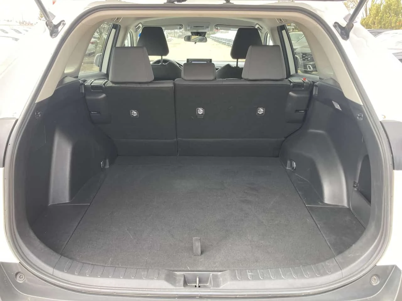 Toyota Rav4 * LE * АВТОКРЕДИТ БЕЗ ПЪРВОНАЧАЛНА ВНОСКА* , снимка 13 - Автомобили и джипове - 54903770