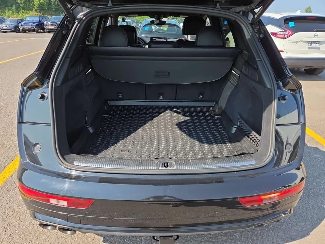 Audi SQ5 * PROGRESSIV * CARFAX * ОПЦИЯ ЗА ФИНАНСИРАНЕ, снимка 14 - Автомобили и джипове - 55193341