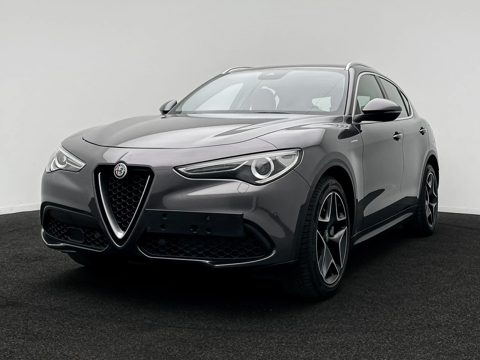 Alfa Romeo Stelvio 2.2 Super Дизел Автомат, снимка 2 - Автомобили и джипове - 55266086