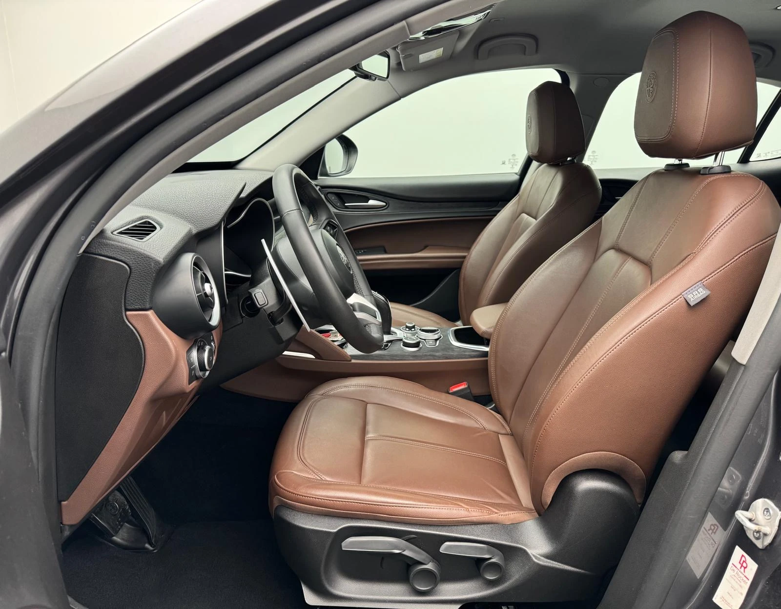 Alfa Romeo Stelvio 2.2 Super Дизел Автомат, снимка 6 - Автомобили и джипове - 55266086