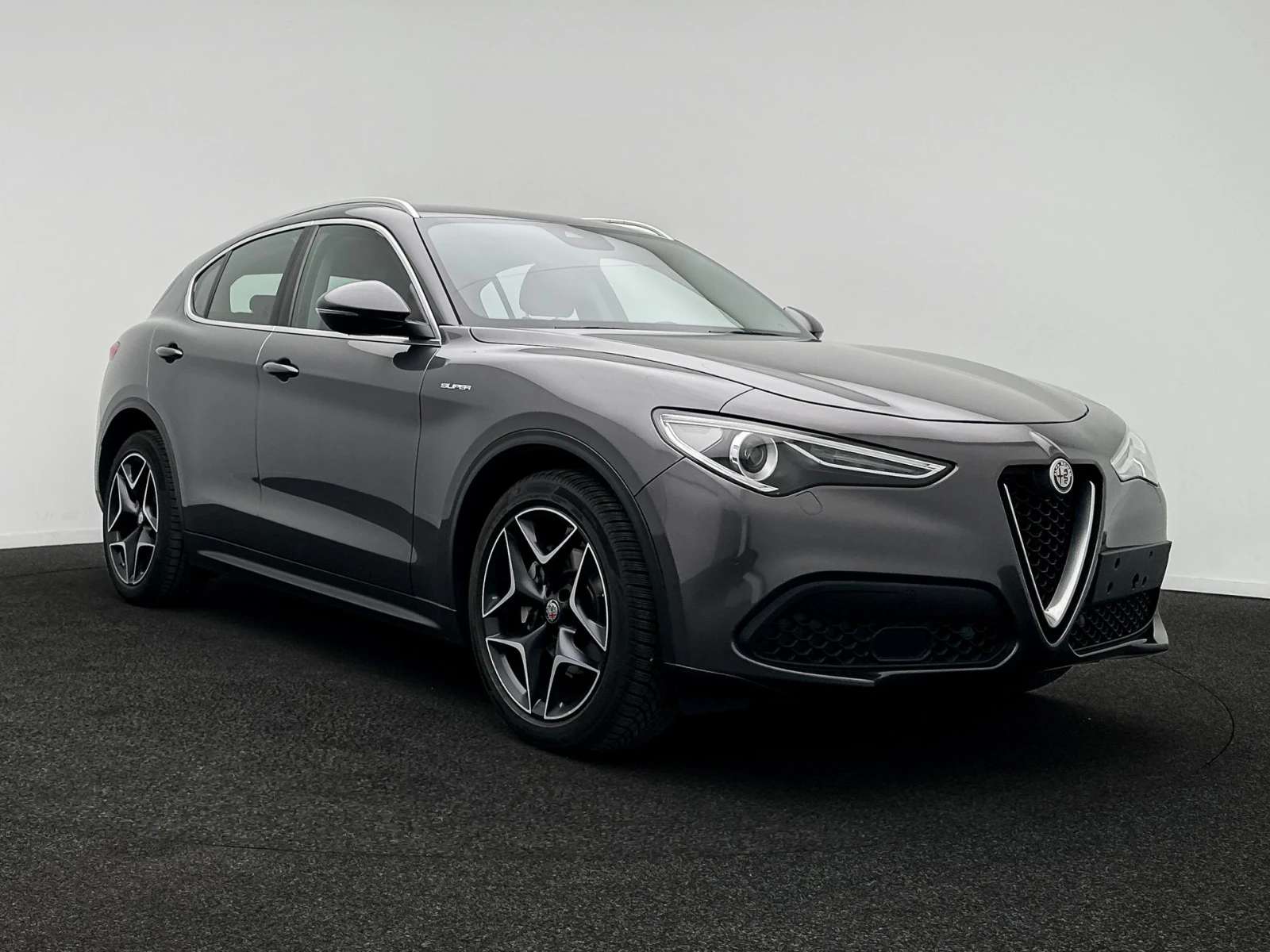 Alfa Romeo Stelvio 2.2 Super Дизел Автомат