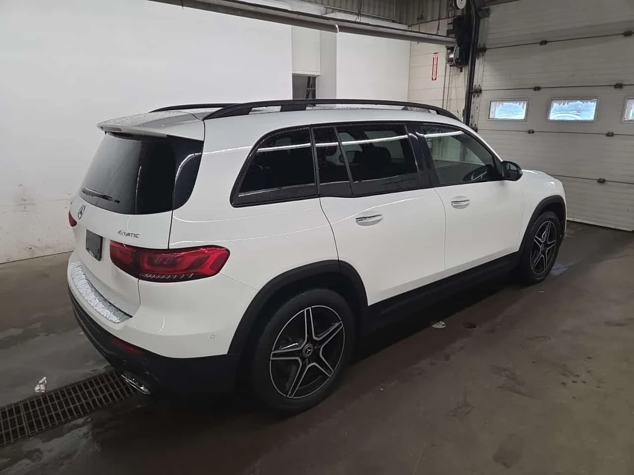 Mercedes-Benz GLB 250  CARFAX / 360 ������ / 2 ����� / ���� �� �������� | Mobile.bg � ����������� 3