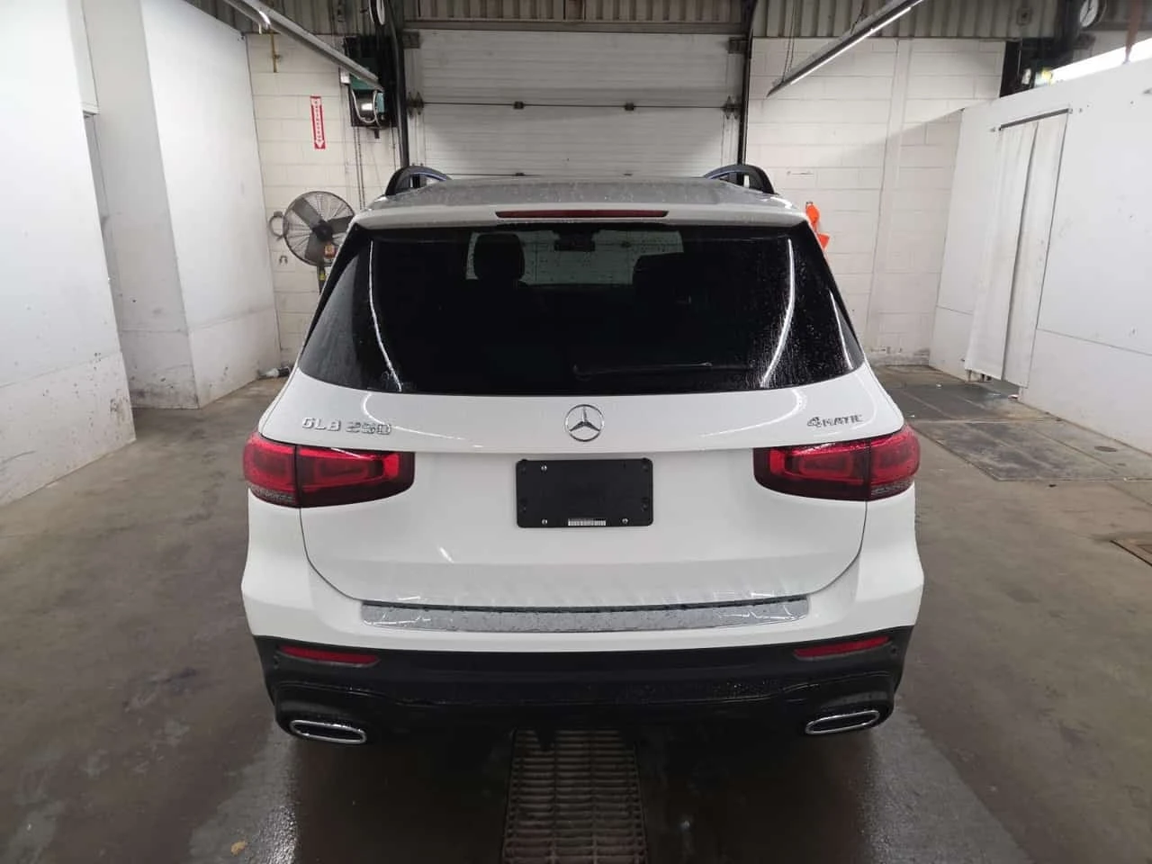 Mercedes-Benz GLB 250  CARFAX / 360 ������ / 2 ����� / ���� �� �������� | Mobile.bg � ����������� 16