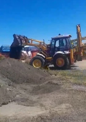   JCB