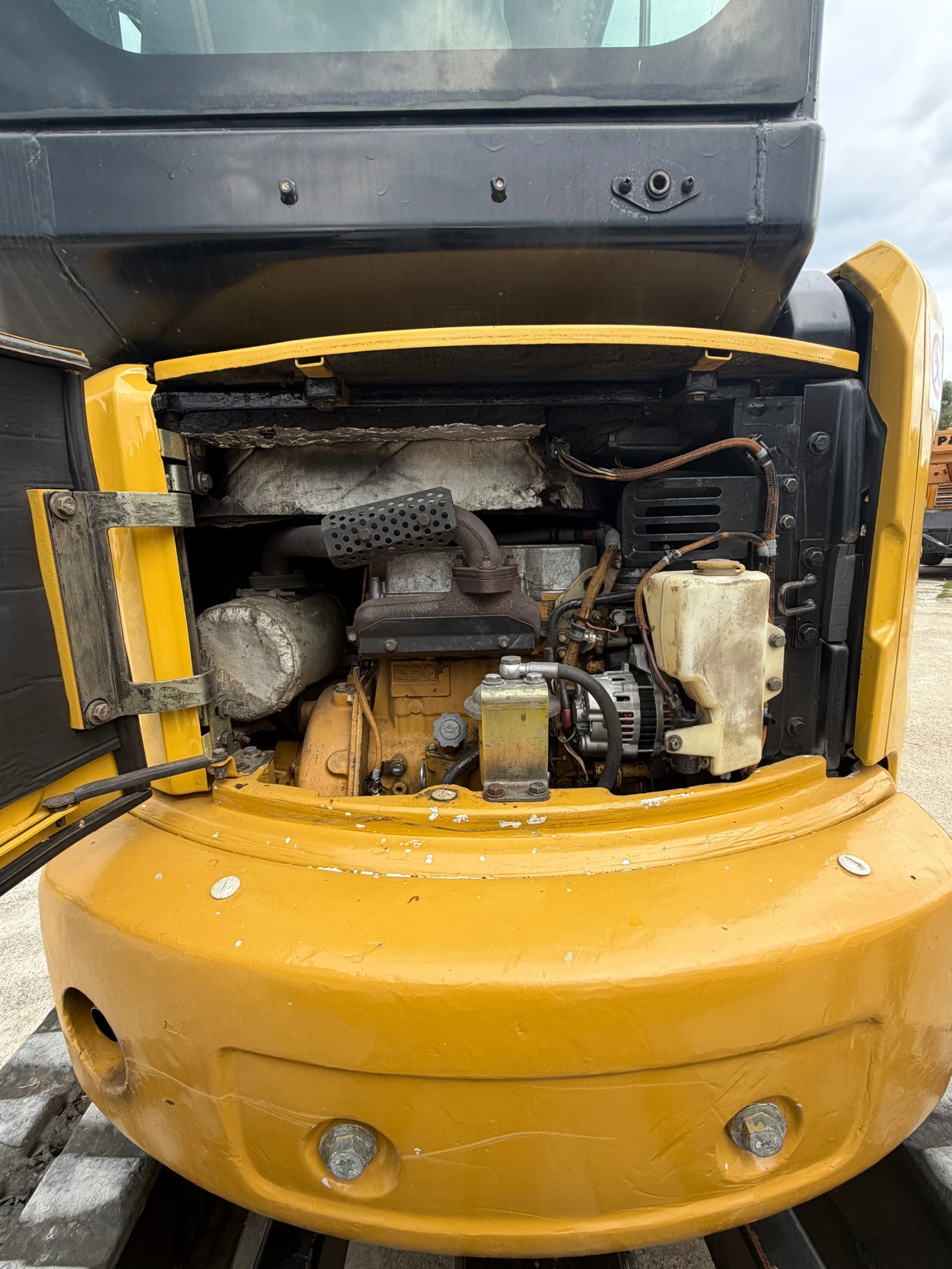 Багер Cat 303, снимка 7 - Индустриална техника - 55693175
