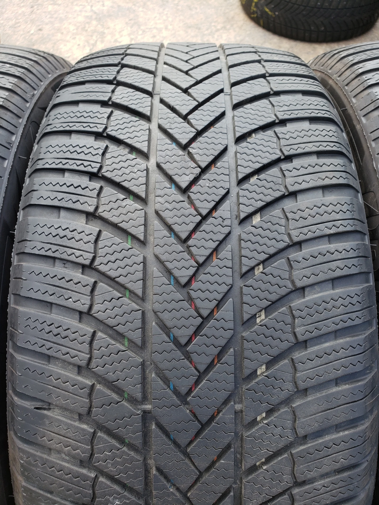 Гуми Зимни 255/50R19