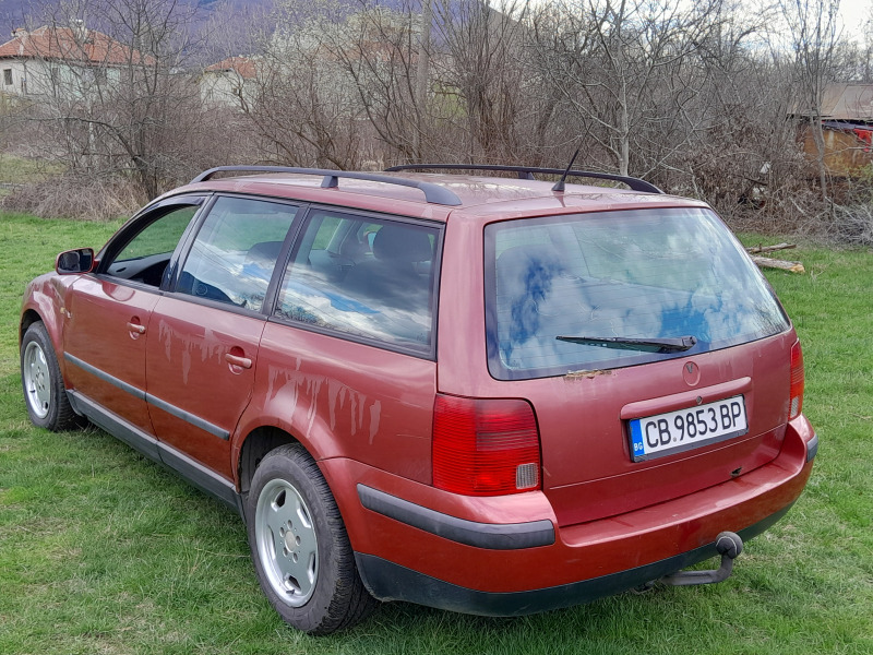 VW Passat, снимка 10 - Автомобили и джипове - 46031598