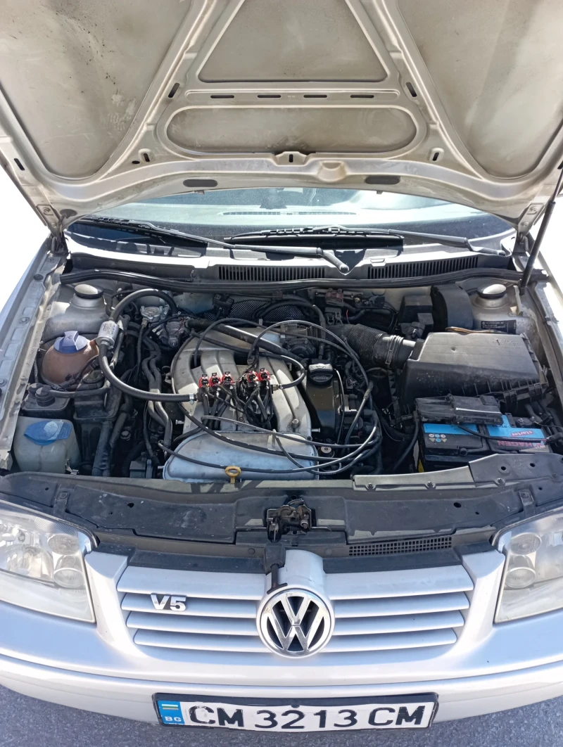 VW Bora 2.3 v5, снимка 7 - Автомобили и джипове - 49486381