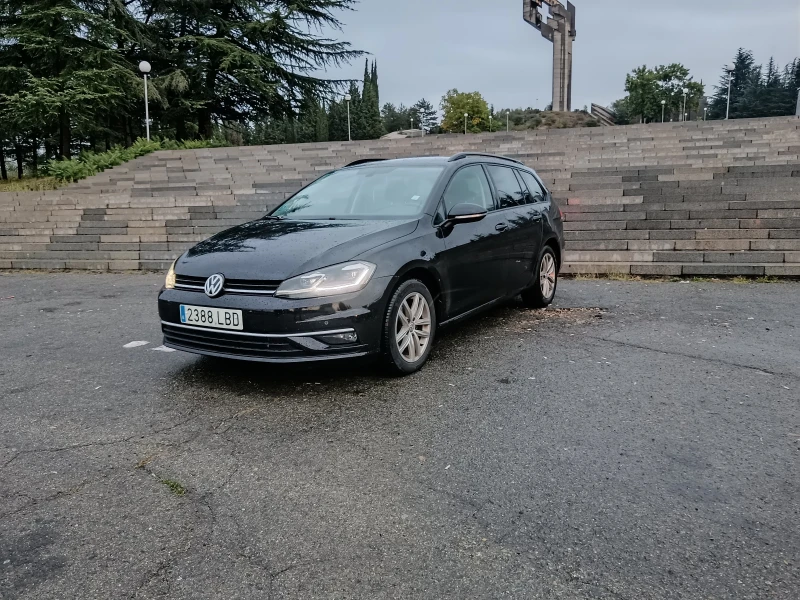 VW Golf Variant MK 7.5 Facelift/2.0 TDI 150 к.с/Full LED/Distronic, снимка 2 - Автомобили и джипове - 51947153