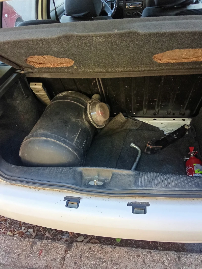 VW Polo, снимка 3 - Автомобили и джипове - 51789472