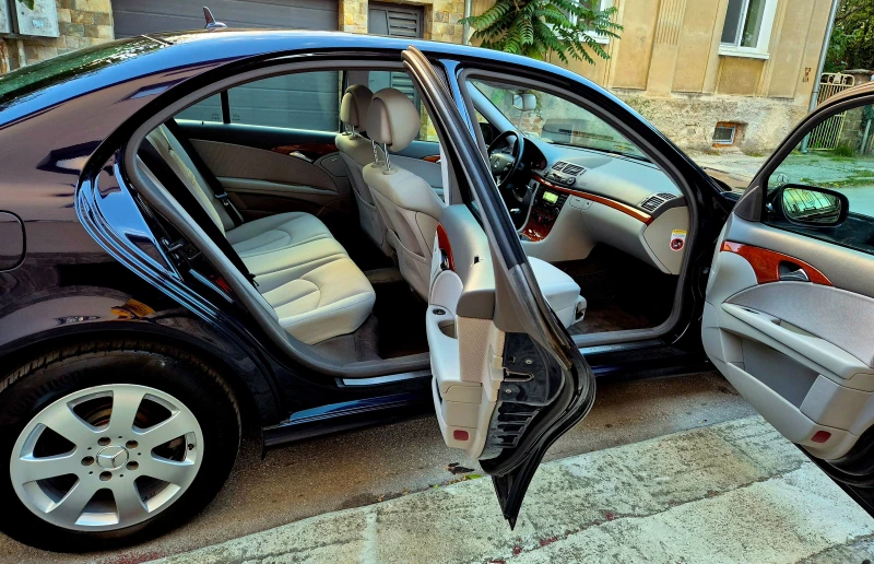 Mercedes-Benz E 200 2.0i-kompressor-navi-6speed-нов, снимка 15 - Автомобили и джипове - 52012734
