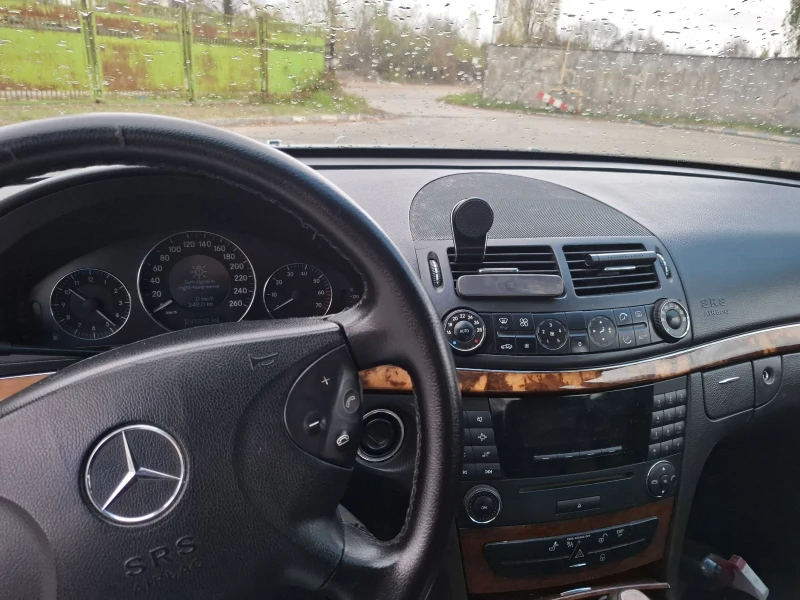 Mercedes-Benz E 200 1.8 бензин/метан, снимка 2 - Автомобили и джипове - 53307517